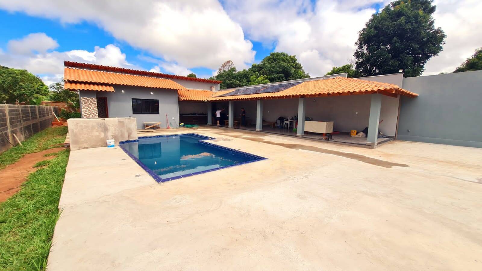 Casa à venda com 3 quartos, 260m² - Foto 2