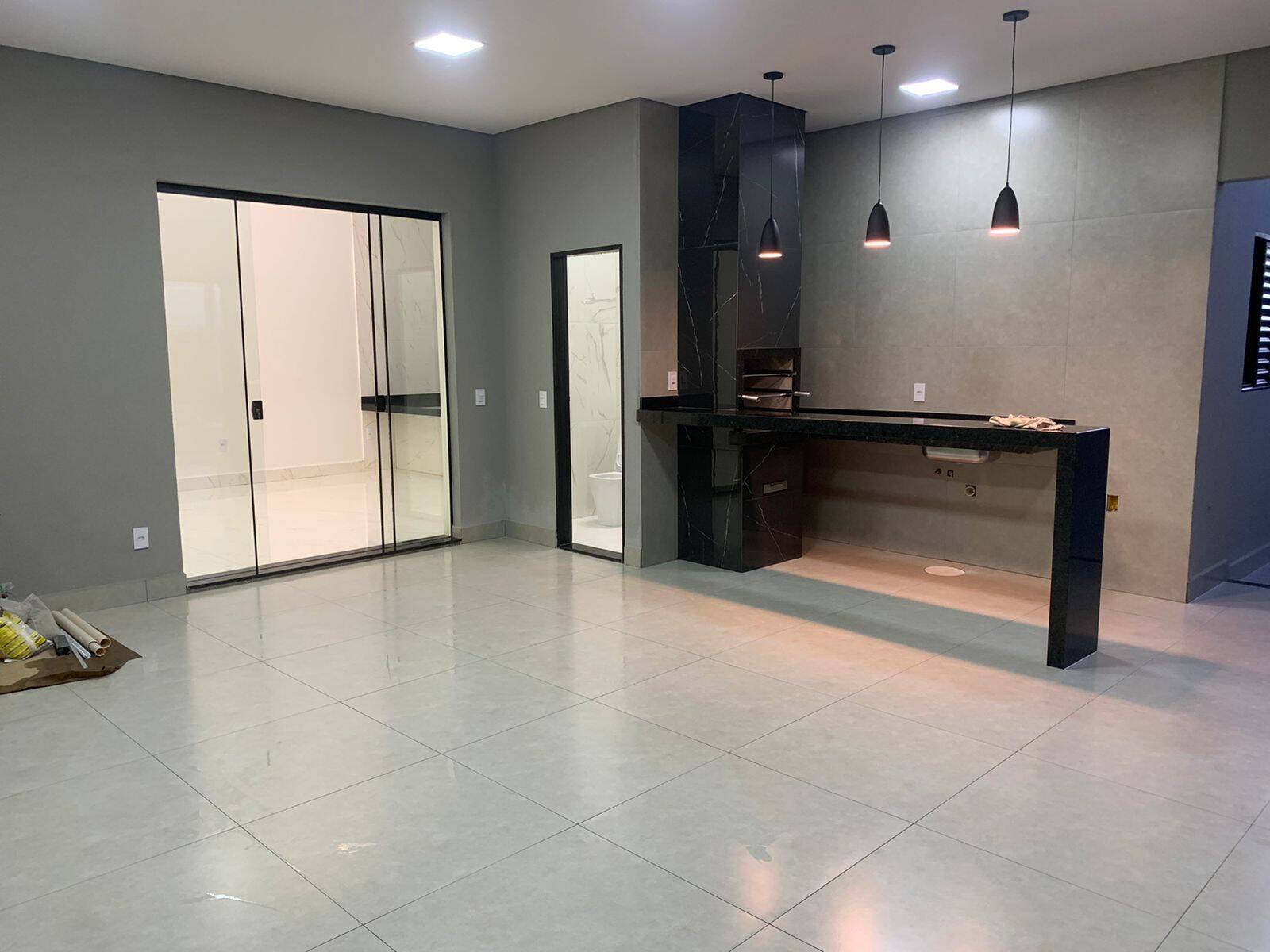 Casa à venda com 3 quartos, 153m² - Foto 1