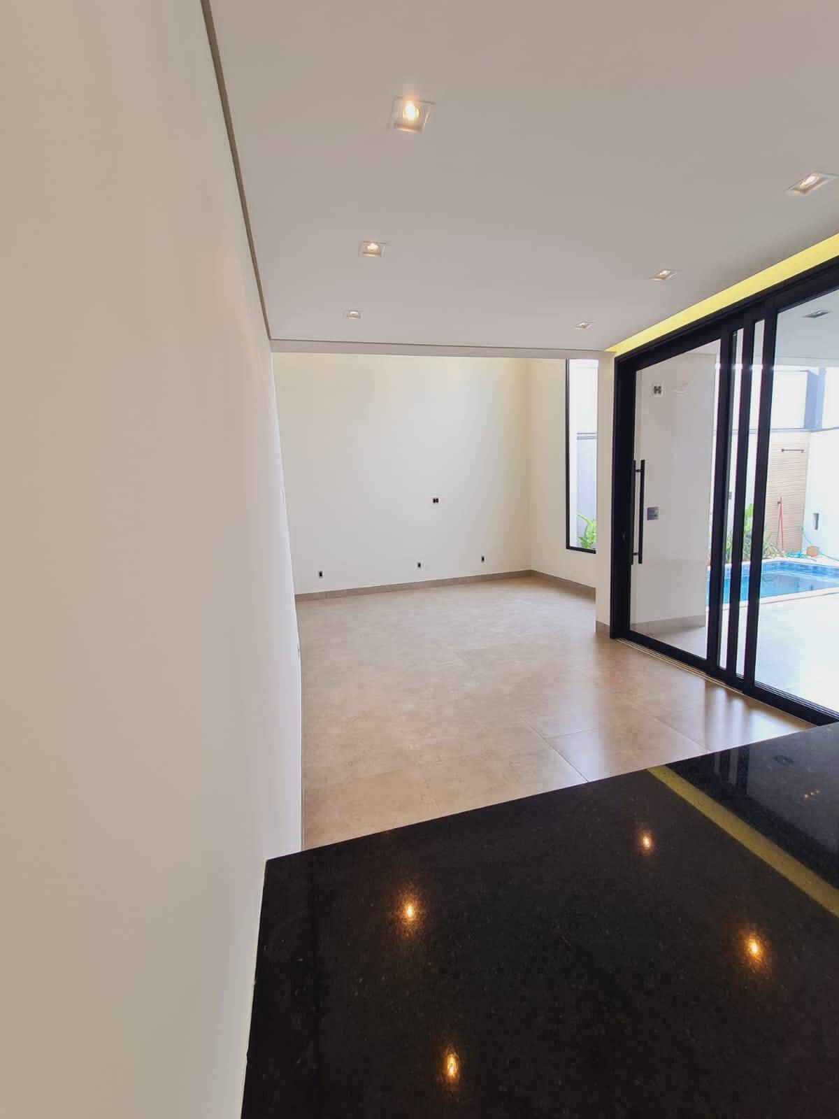 Casa à venda com 3 quartos, 144m² - Foto 4