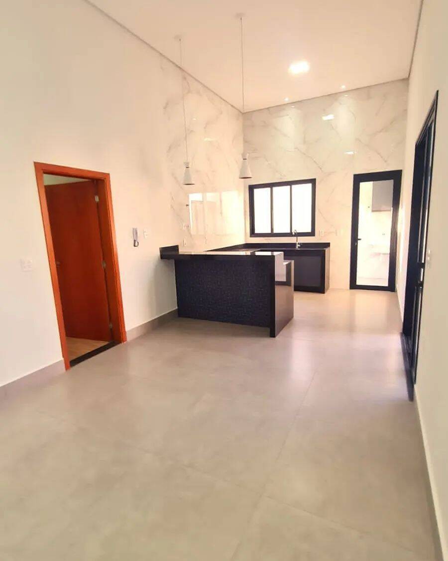 Casa à venda com 3 quartos, 200m² - Foto 3