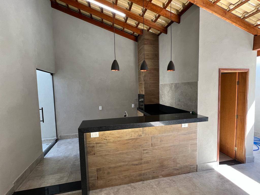 Casa à venda com 3 quartos, 134m² - Foto 2