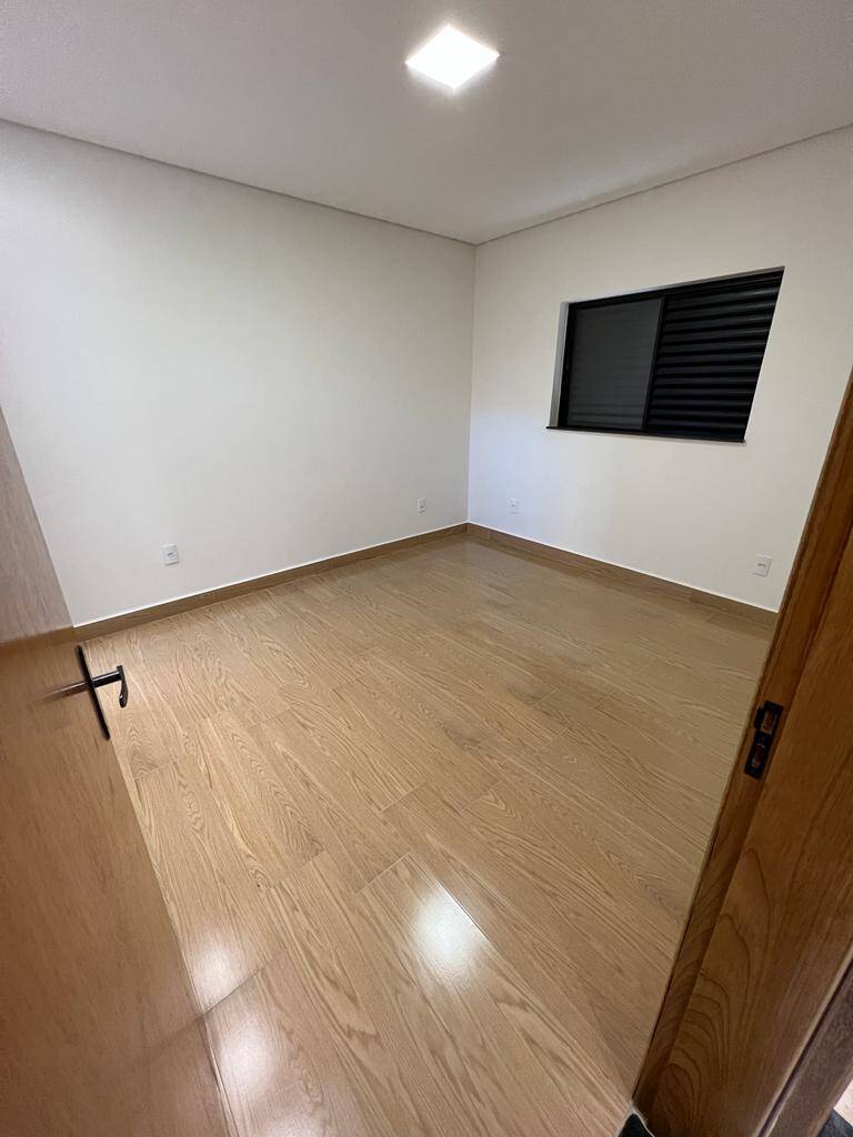 Casa à venda com 3 quartos, 134m² - Foto 12