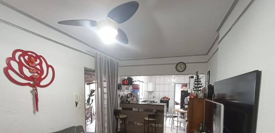 Casa à venda com 2 quartos, 180m² - Foto 7