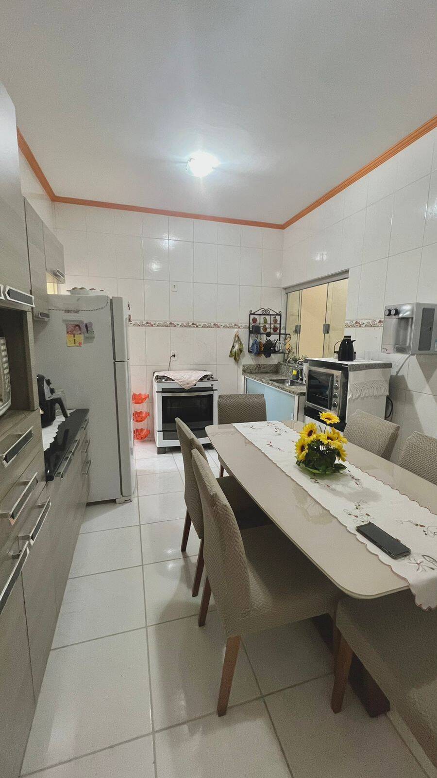 Casa à venda com 2 quartos, 90m² - Foto 2