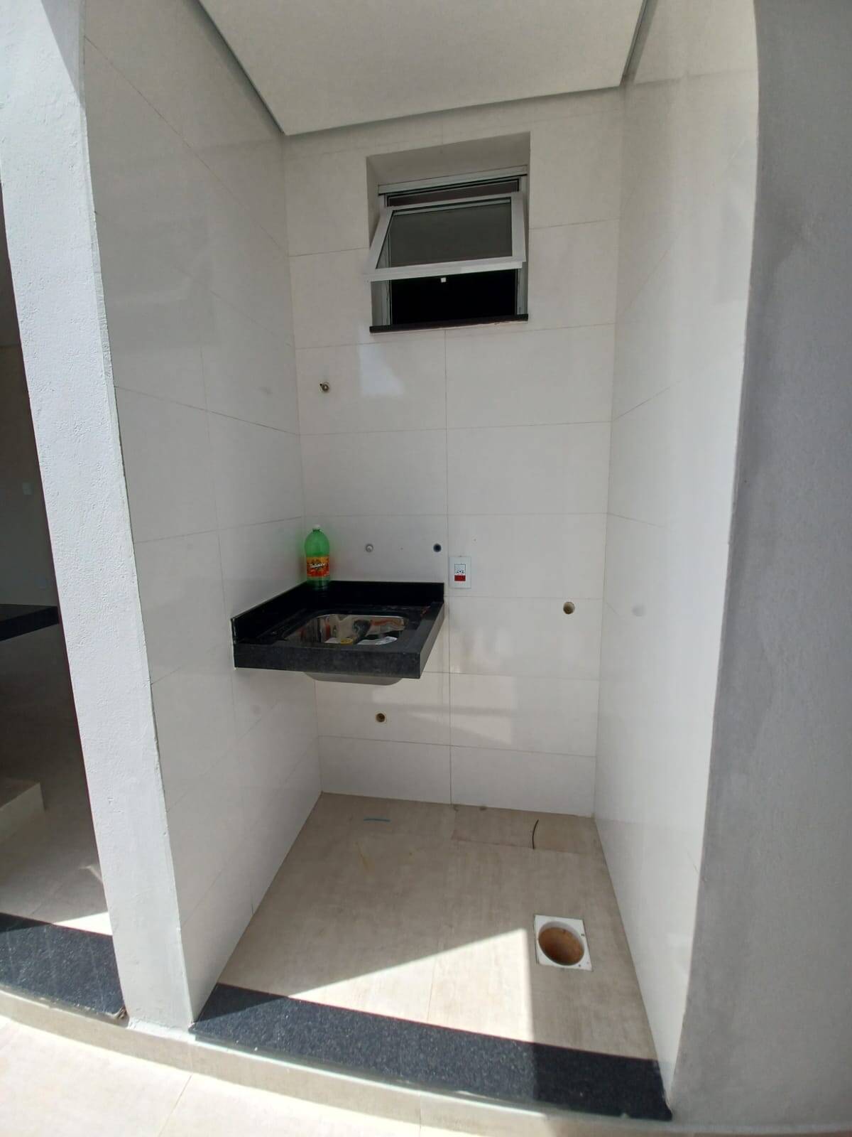 Apartamento à venda com 2 quartos, 68m² - Foto 2