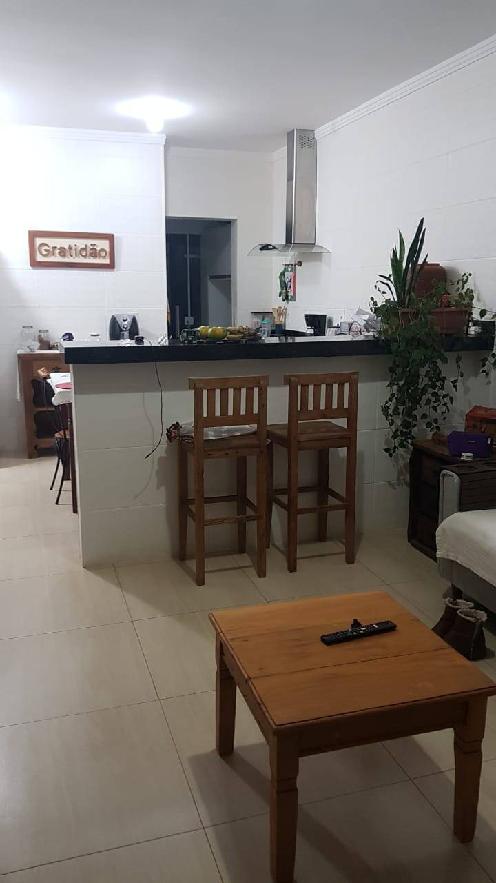 Apartamento à venda com 2 quartos, 74m² - Foto 1