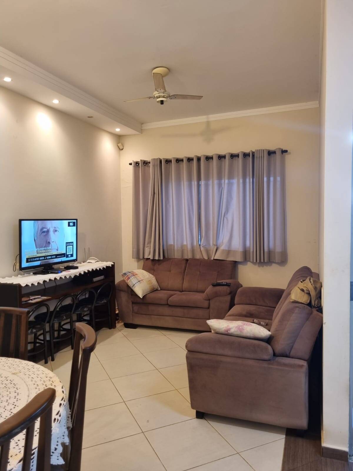 Casa à venda com 3 quartos, 114m² - Foto 1