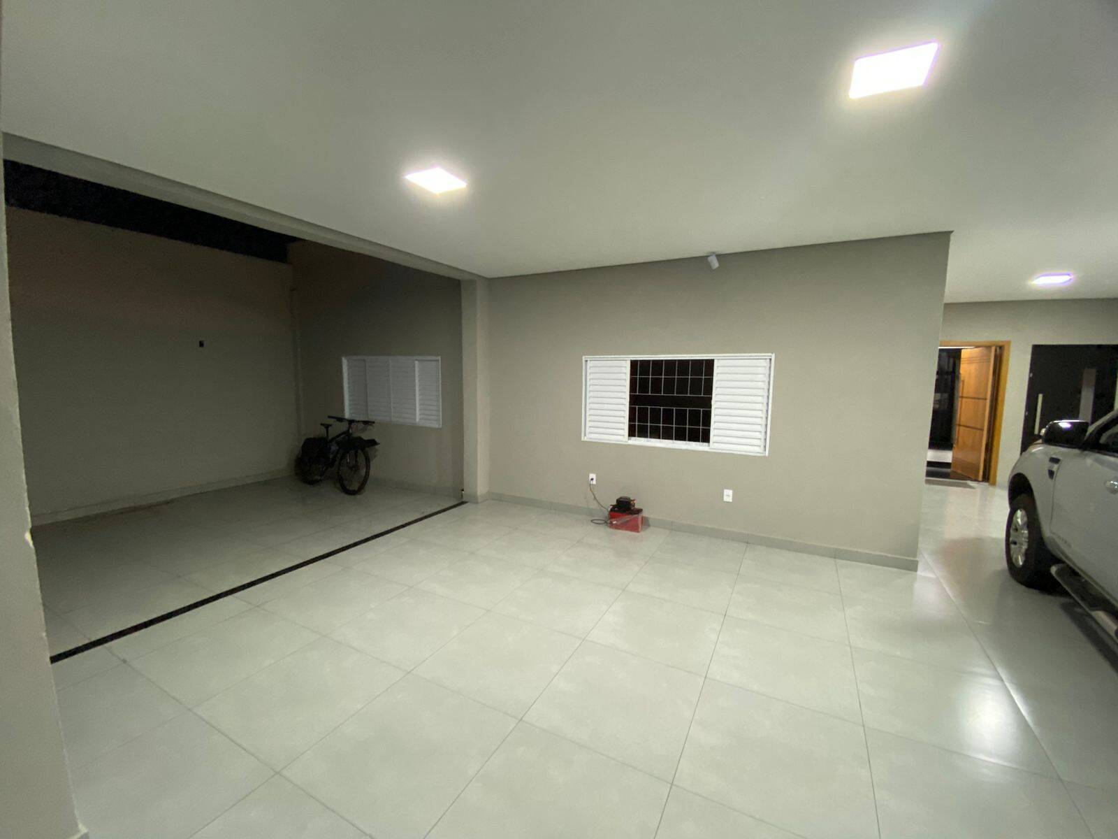 Casa à venda com 3 quartos, 300m² - Foto 3