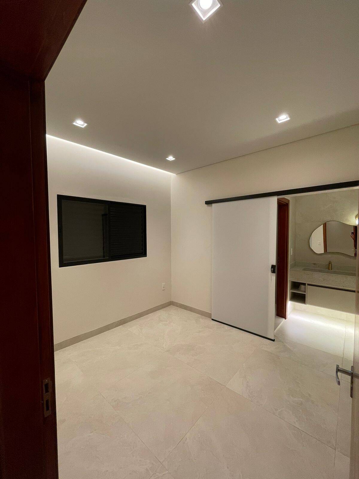 Casa à venda com 3 quartos, 106m² - Foto 3