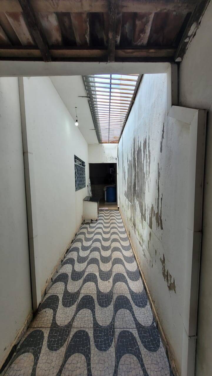 Casa à venda com 2 quartos, 200m² - Foto 8