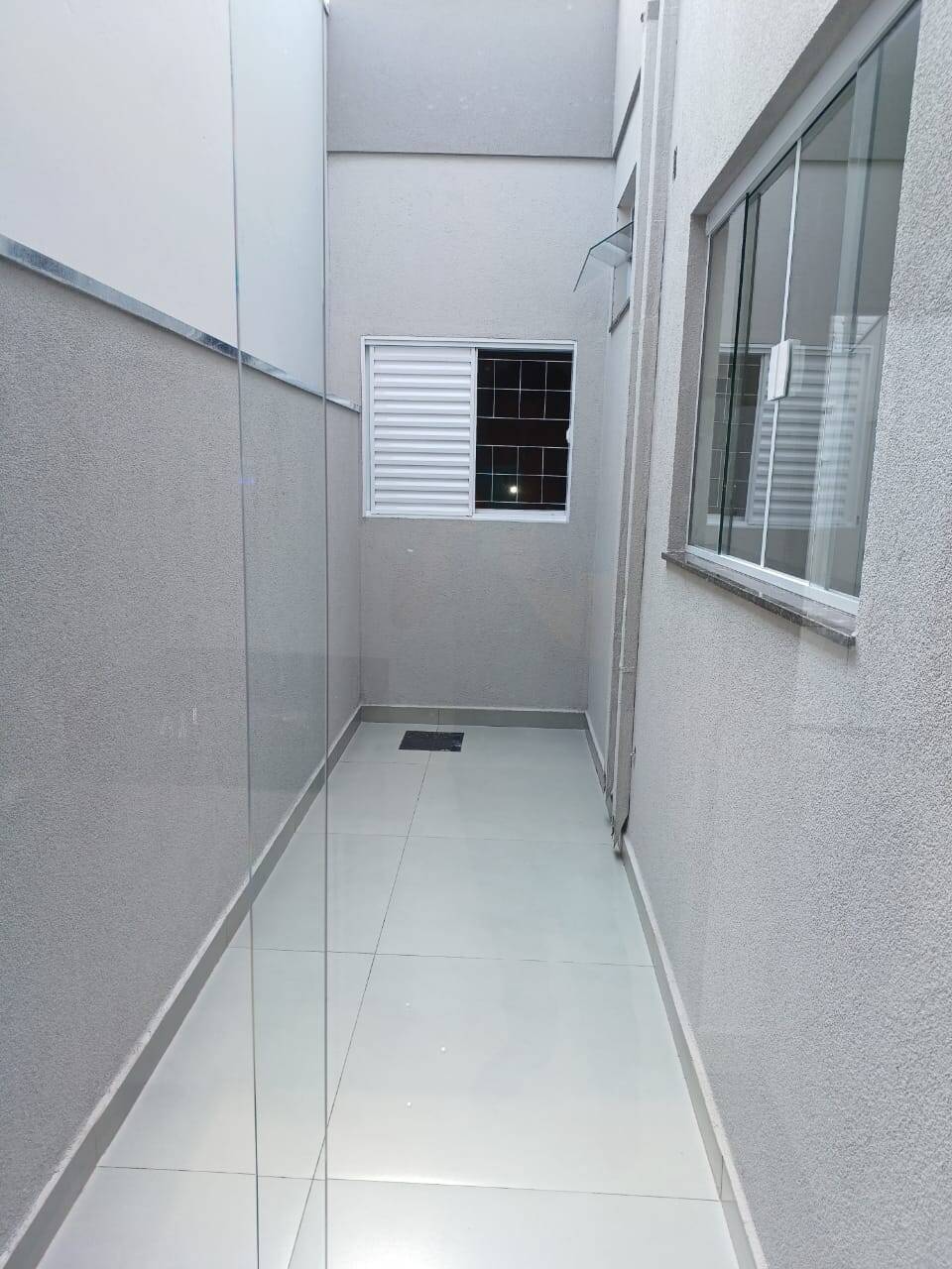 Casa à venda com 3 quartos, 125m² - Foto 1