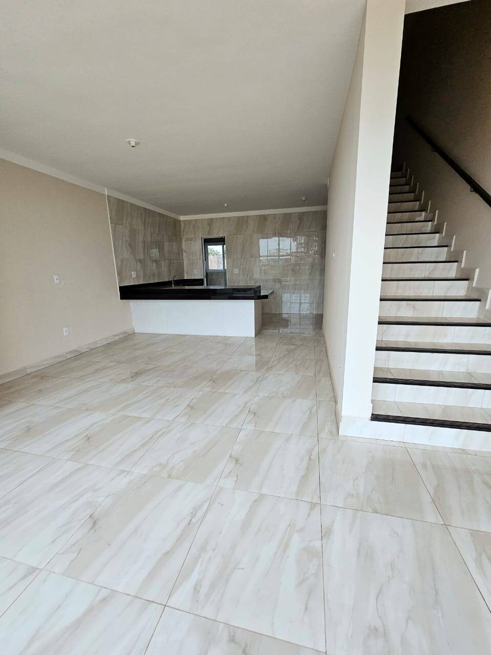 Casa à venda com 3 quartos, 202m² - Foto 4