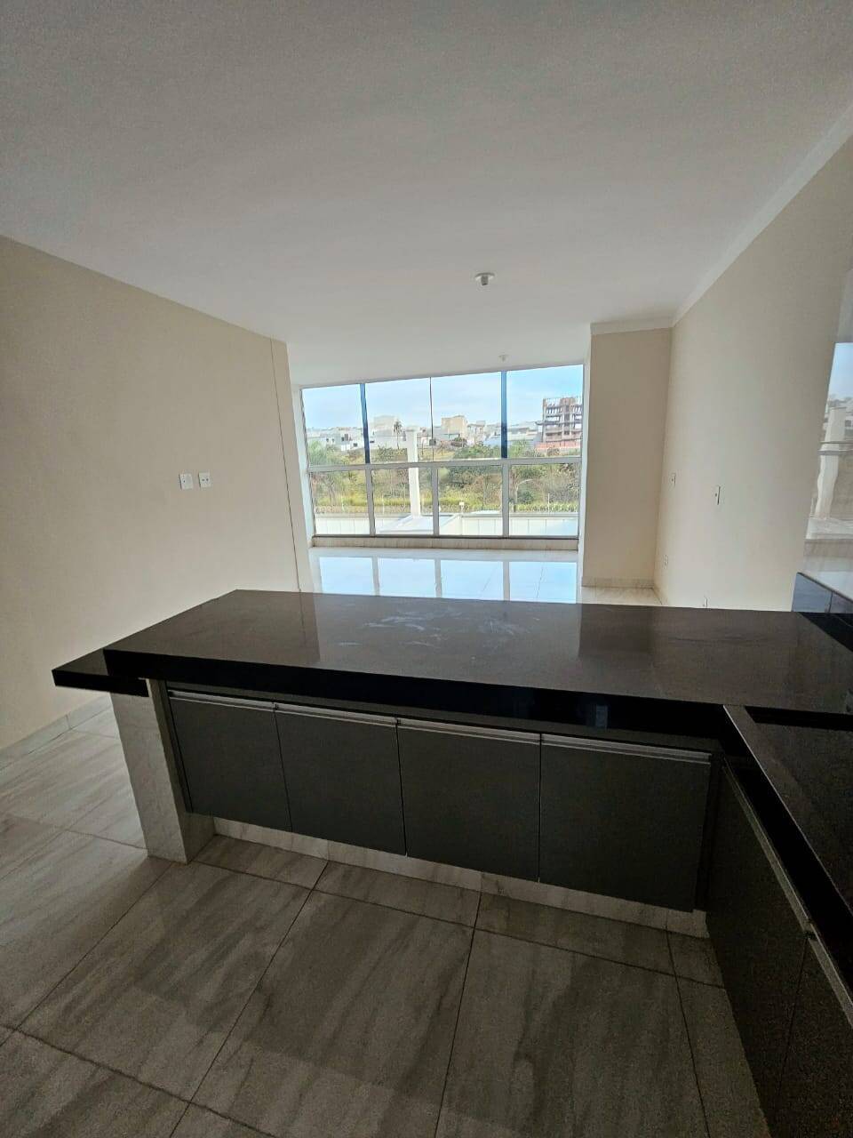 Casa à venda com 3 quartos, 202m² - Foto 3