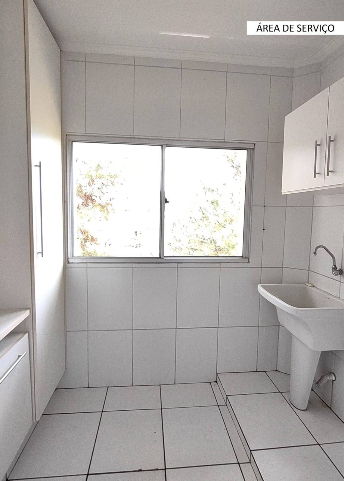 Apartamento à venda com 2 quartos, 70m² - Foto 2