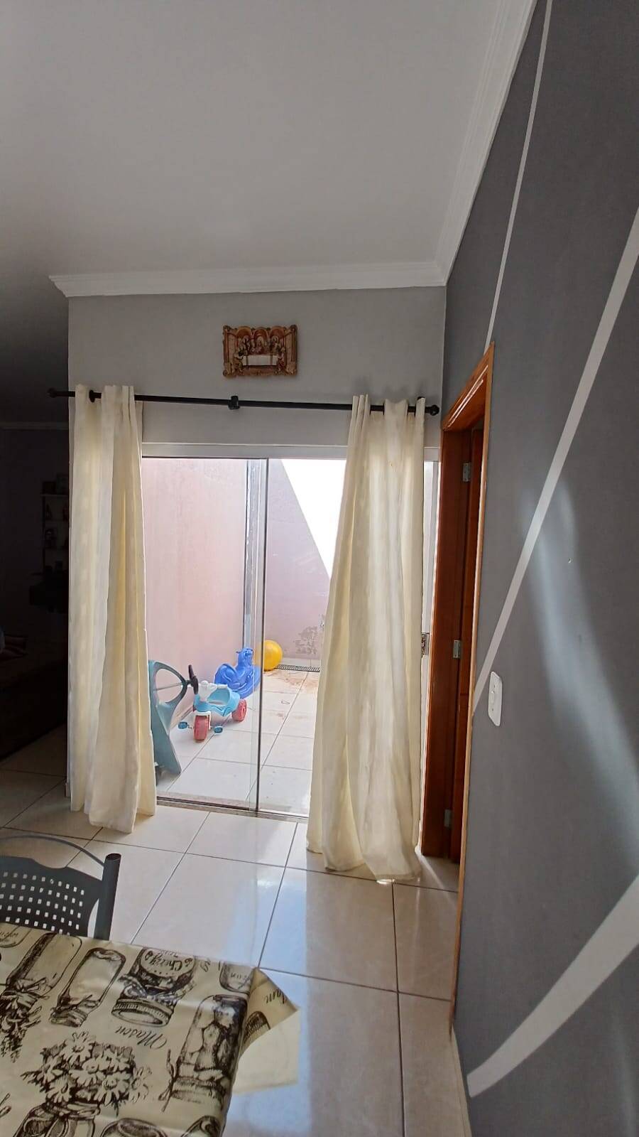 Casa à venda com 3 quartos, 212m² - Foto 4