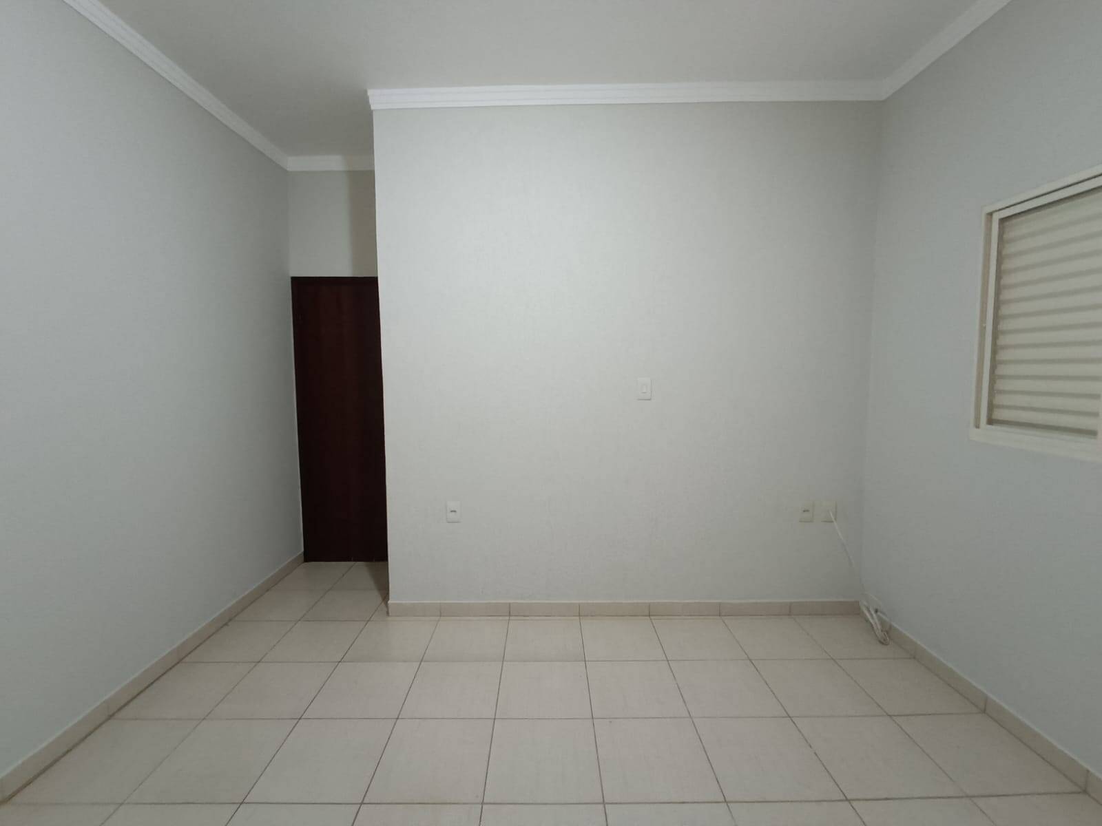 Casa à venda com 2 quartos, 100m² - Foto 3