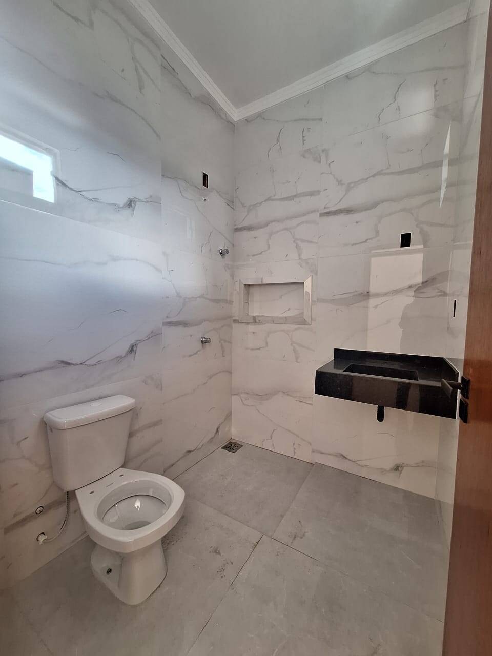 Casa à venda com 2 quartos, 125m² - Foto 2