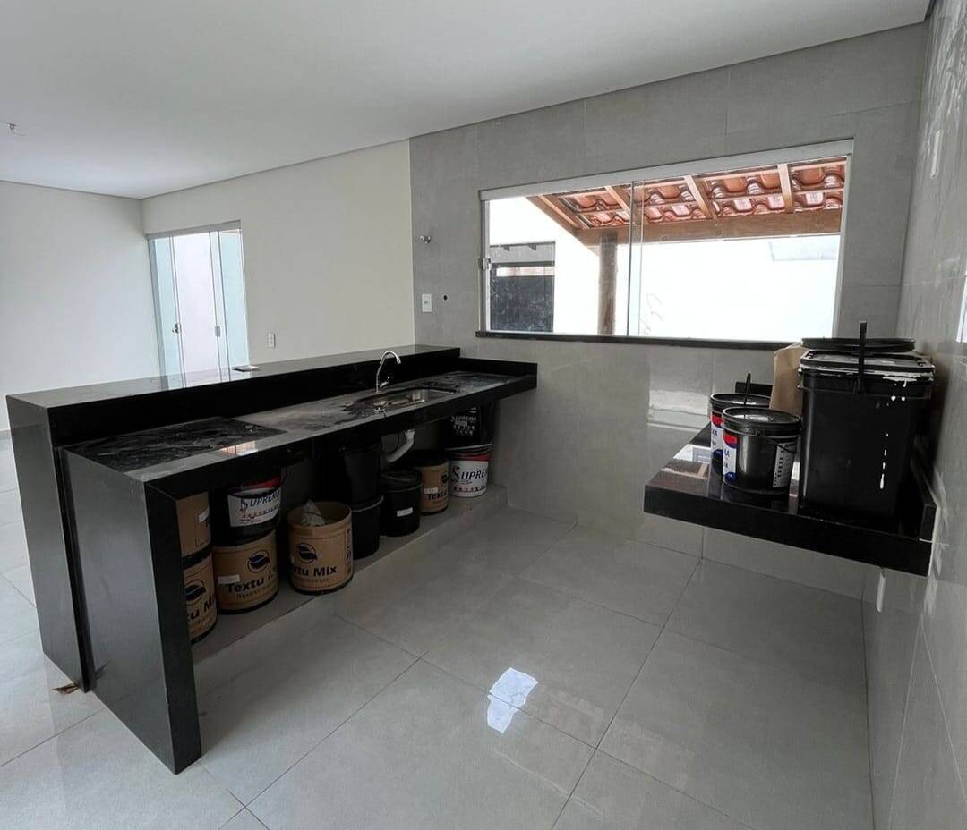 Casa à venda com 2 quartos, 210m² - Foto 6