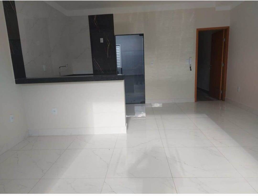 Casa à venda com 3 quartos, 84m² - Foto 4