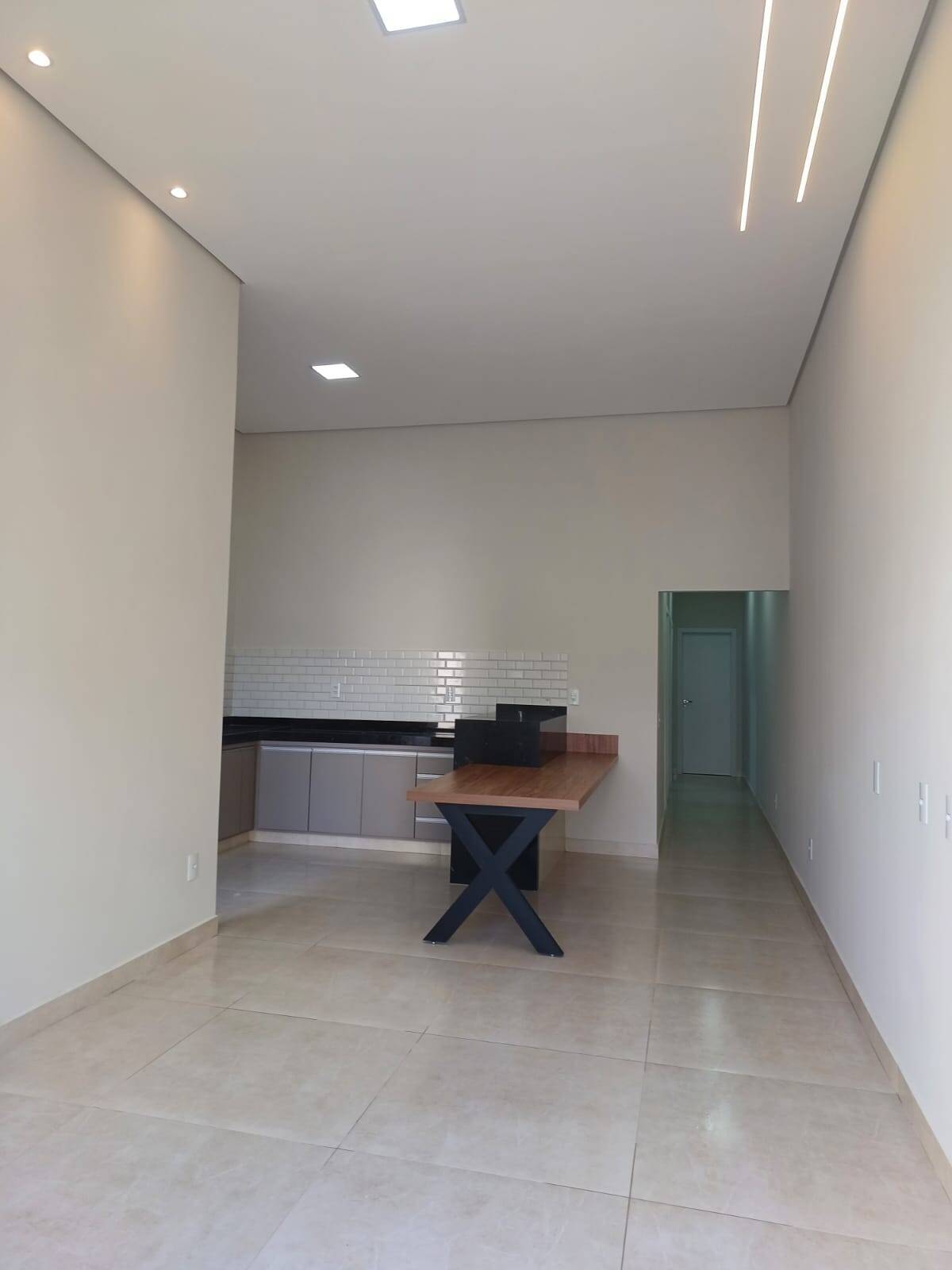 Casa à venda com 3 quartos, 77m² - Foto 8