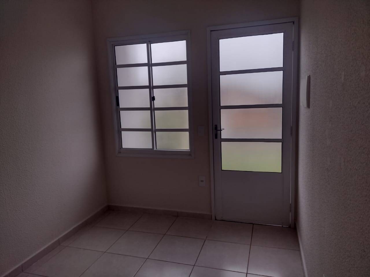 Casa à venda com 2 quartos, 47m² - Foto 1