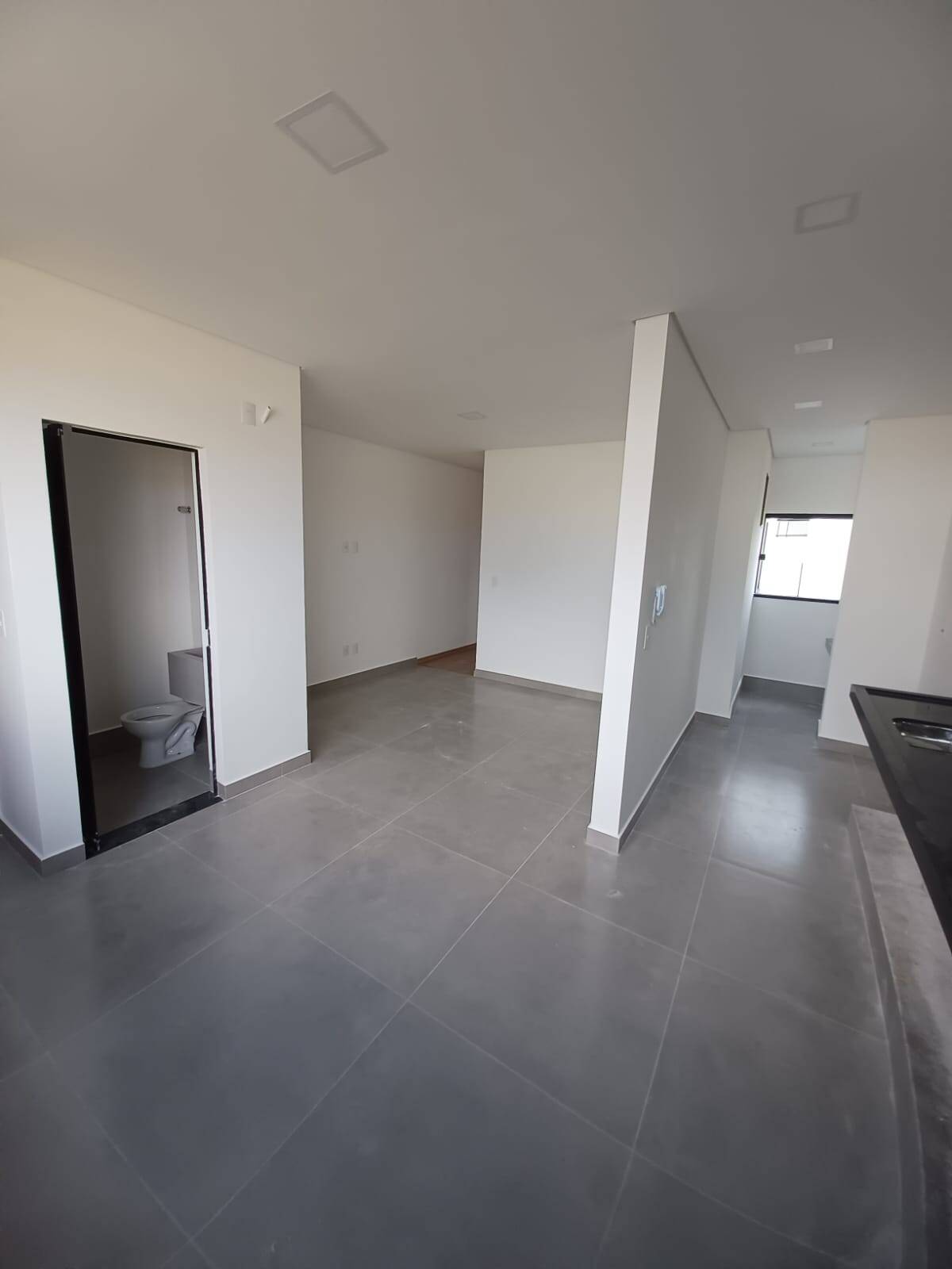 Apartamento à venda com 2 quartos, 70m² - Foto 1