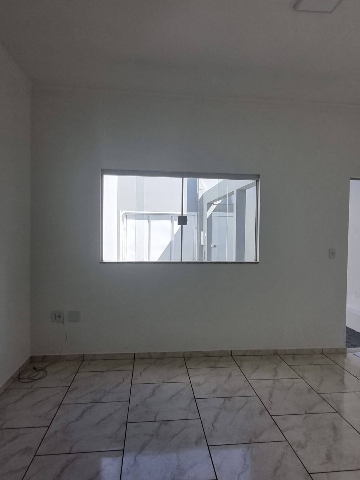 Casa à venda com 2 quartos, 65m² - Foto 2