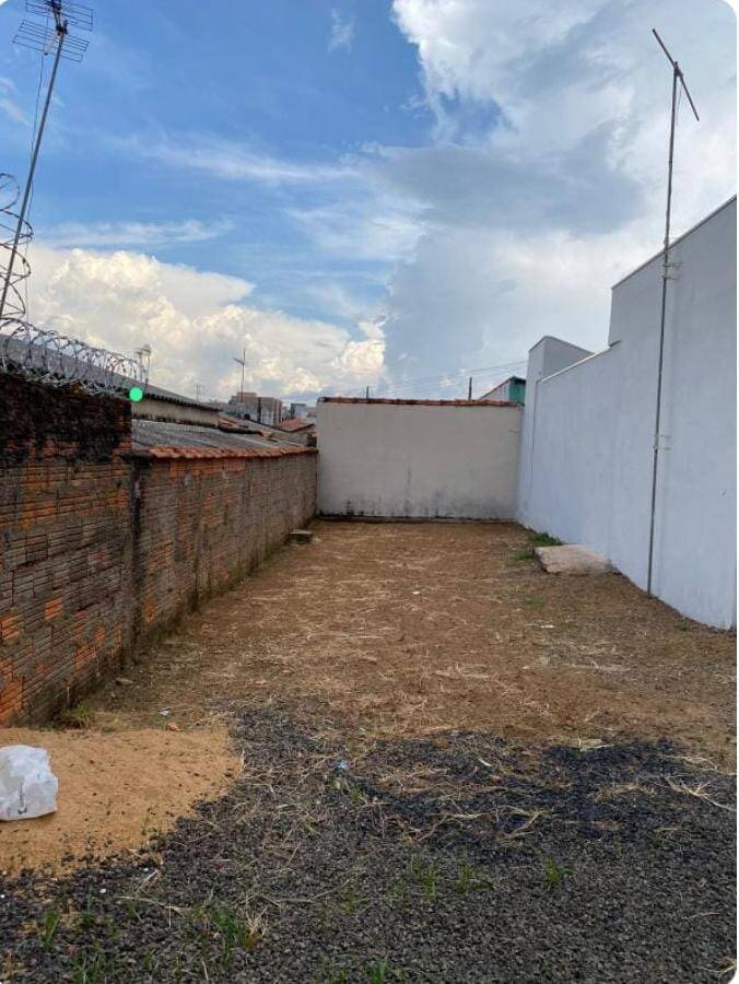 Terreno à venda, 100m² - Foto 1