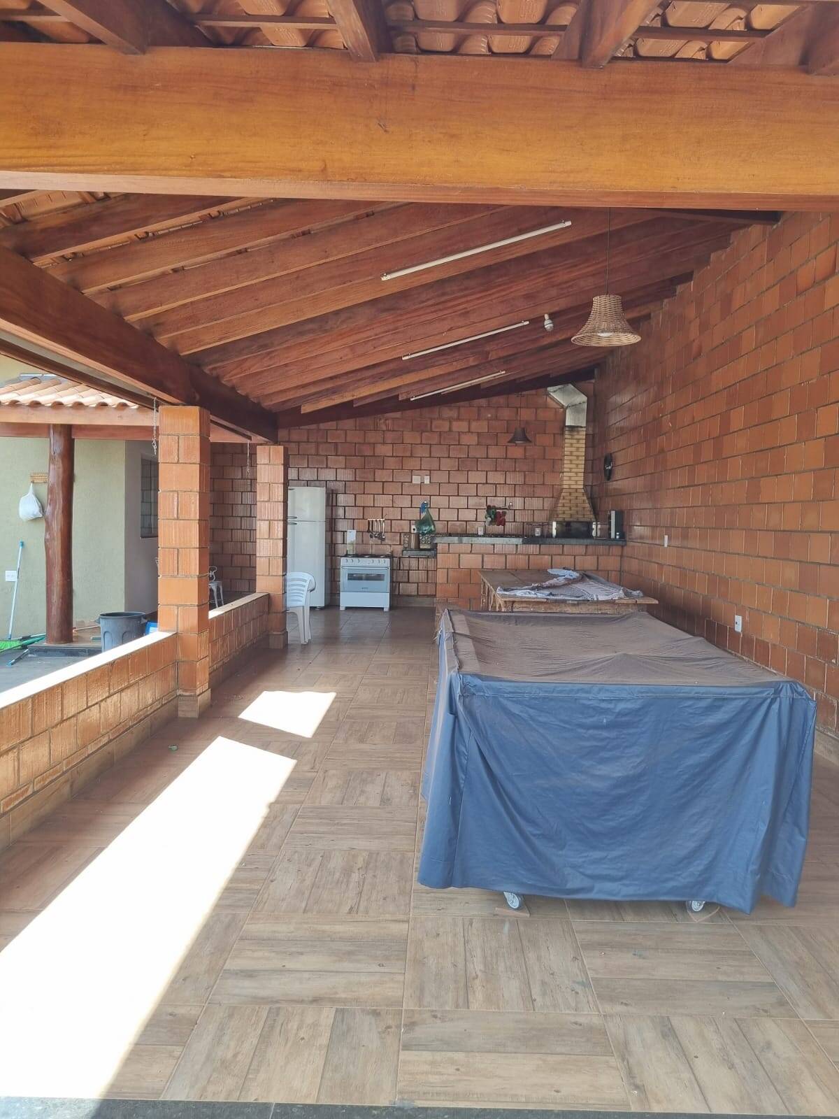 Casa à venda com 3 quartos, 144m² - Foto 3