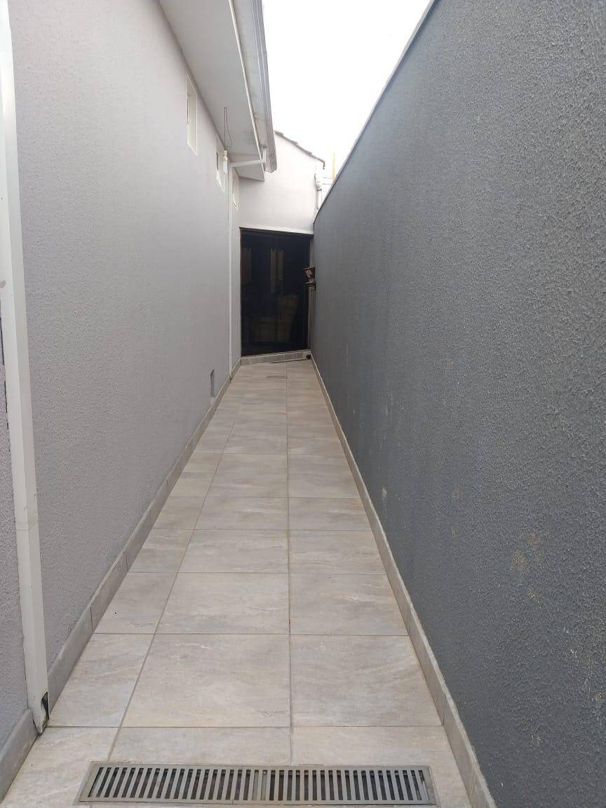 Casa à venda com 3 quartos, 185m² - Foto 4