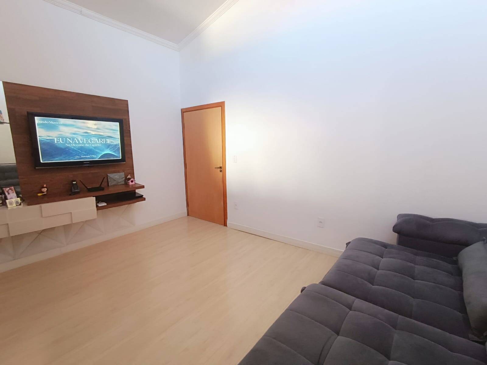 Casa à venda com 2 quartos, 125m² - Foto 1