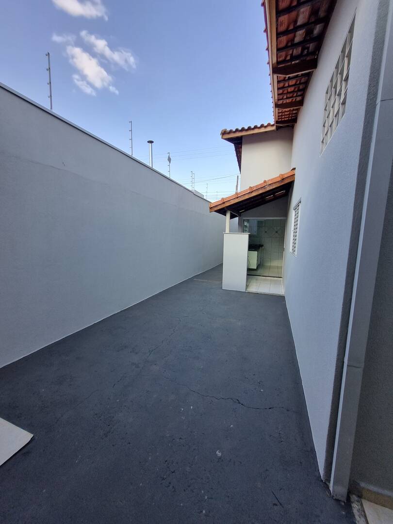 Casa à venda com 3 quartos, 200m² - Foto 17