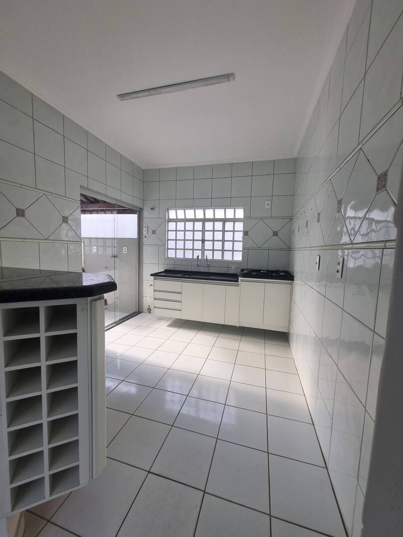 Casa à venda com 3 quartos, 200m² - Foto 22