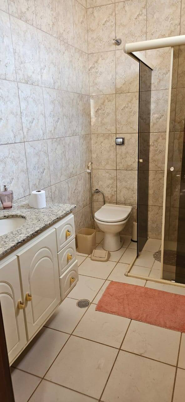 Casa à venda com 2 quartos, 300m² - Foto 6