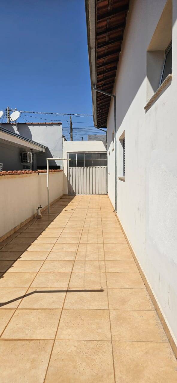 Casa à venda com 2 quartos, 300m² - Foto 8