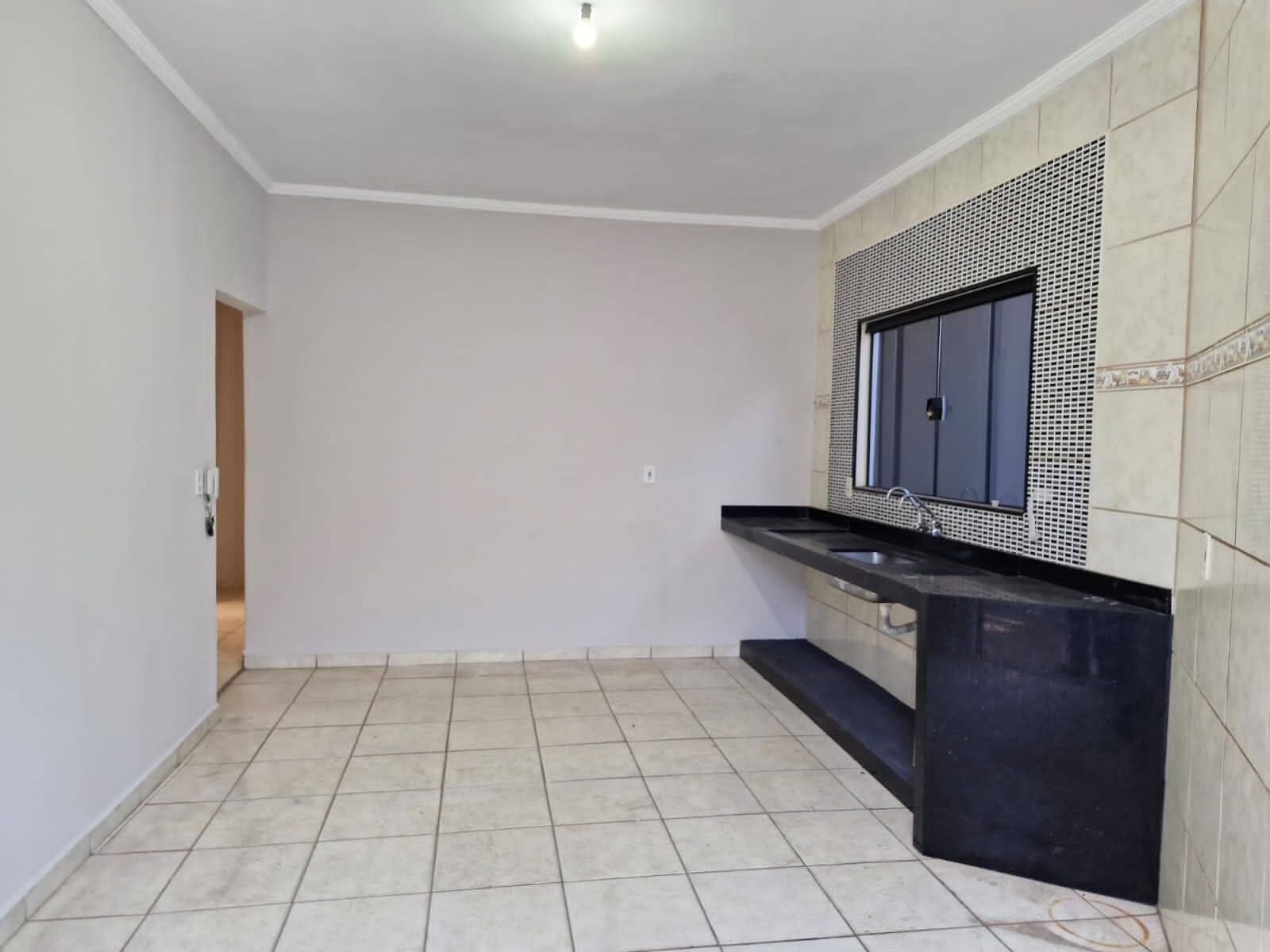 Casa à venda com 3 quartos, 133m² - Foto 1