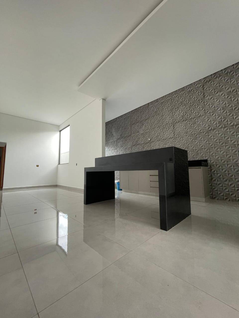 Casa à venda com 3 quartos, 130m² - Foto 1