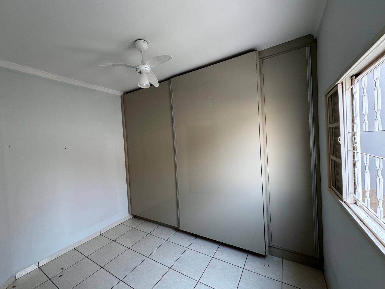 Casa à venda com 2 quartos, 200m² - Foto 7