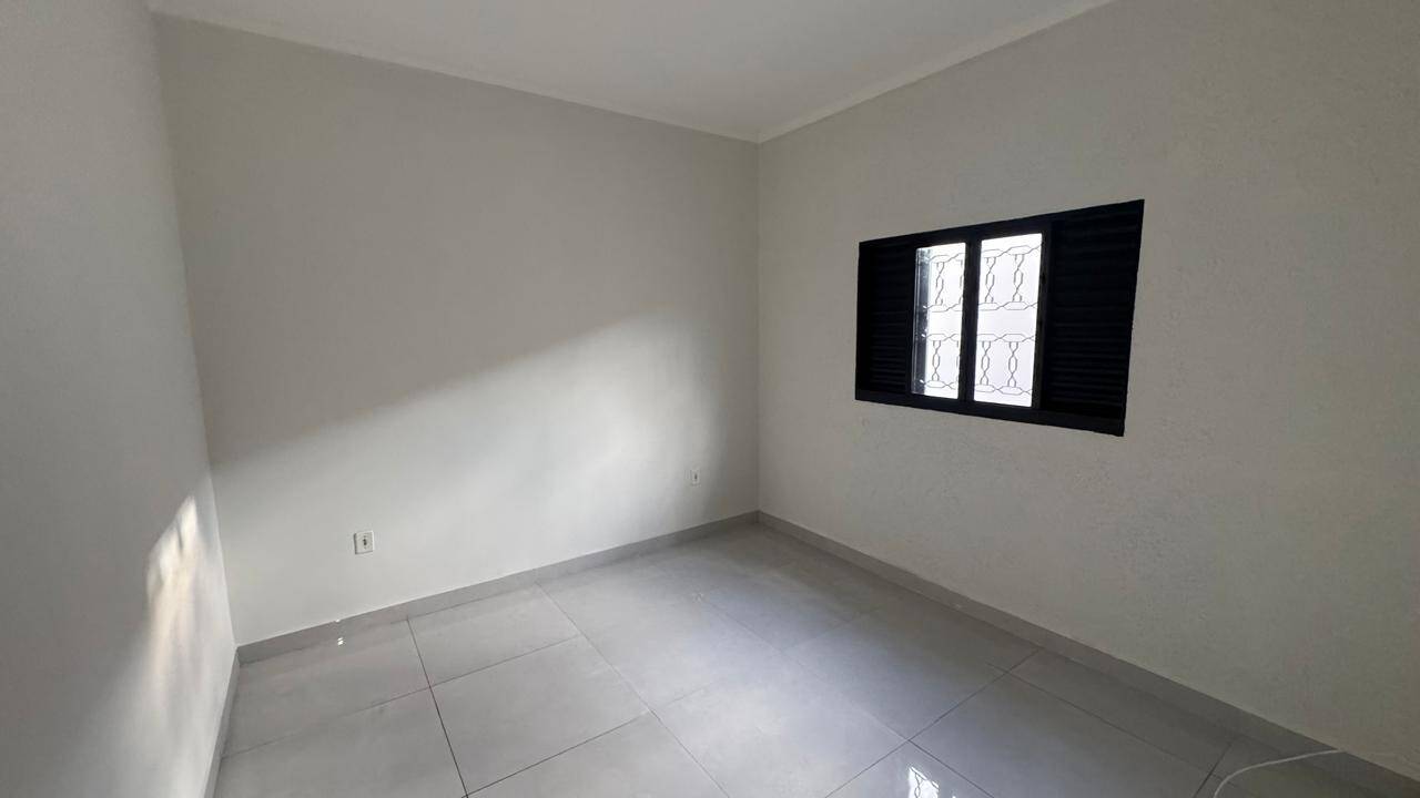 Casa à venda com 2 quartos, 125m² - Foto 4