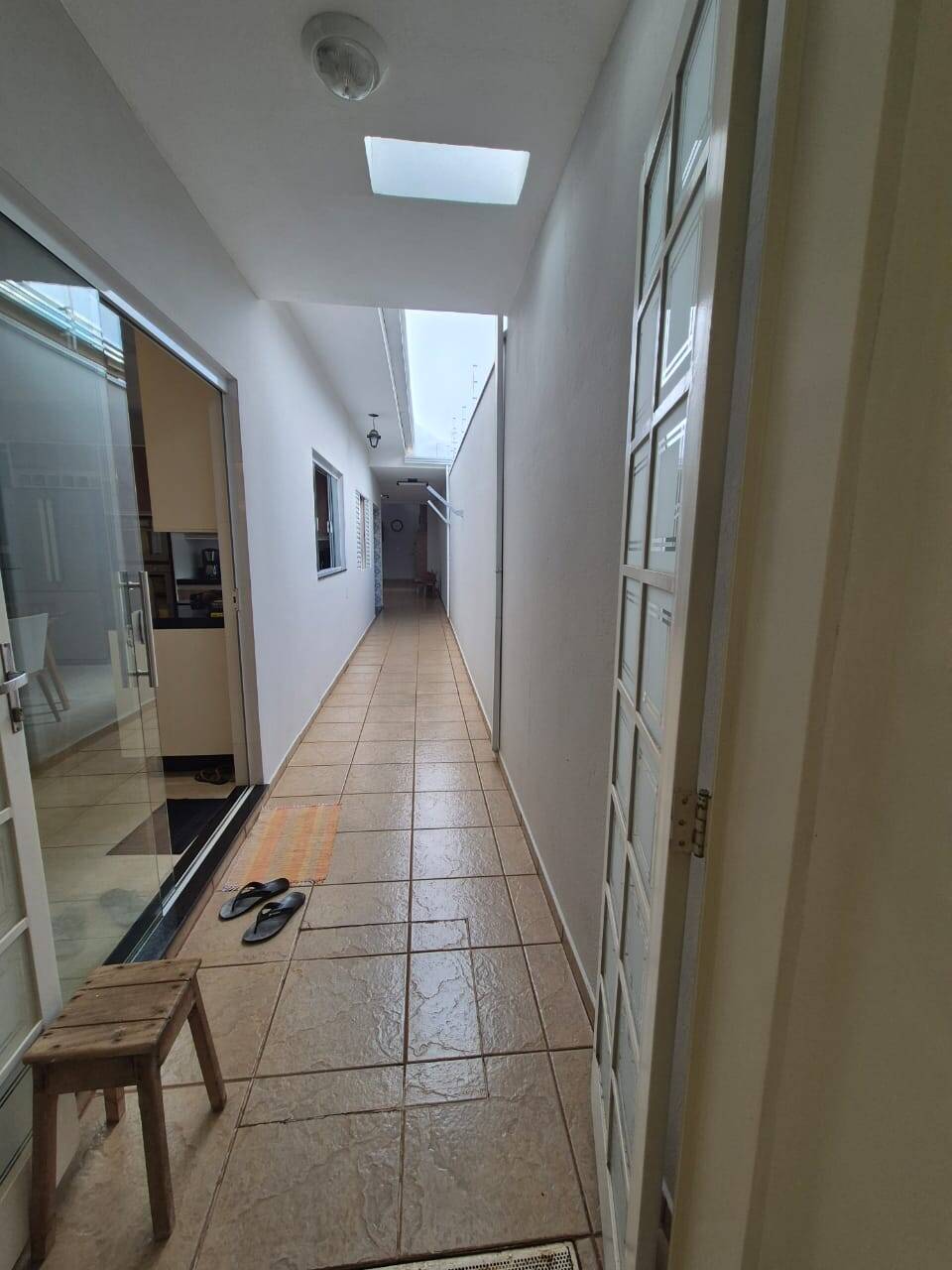 Casa à venda com 3 quartos, 201m² - Foto 3