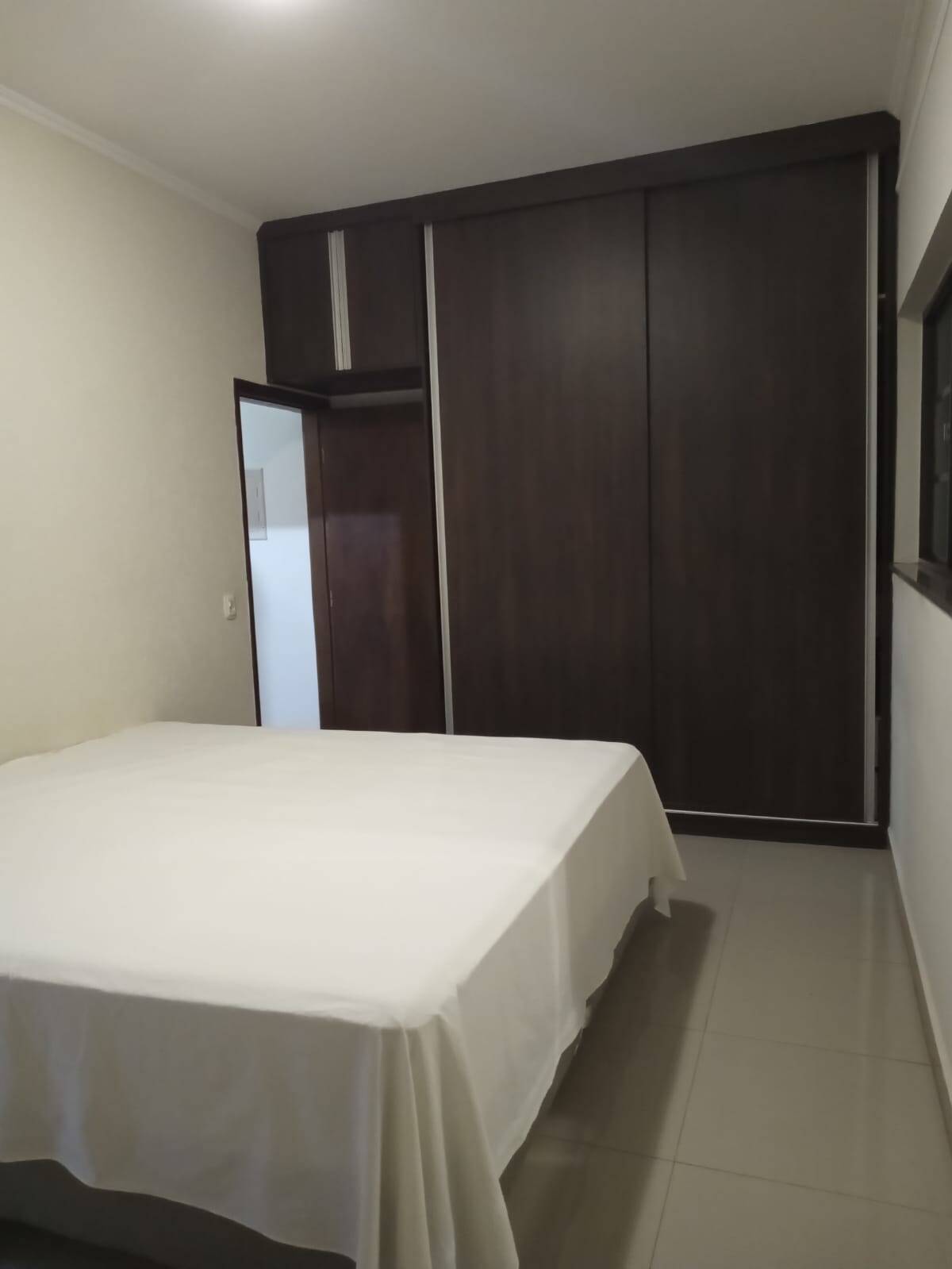 Casa à venda com 3 quartos, 200m² - Foto 3