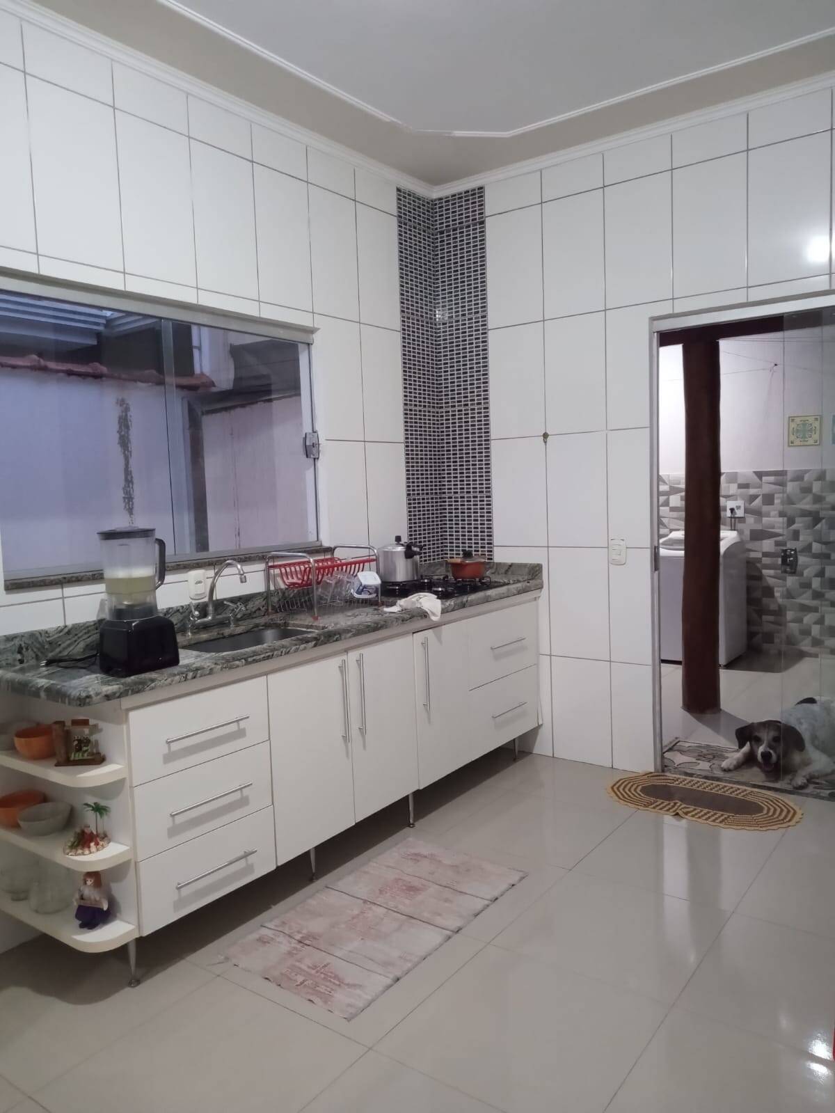 Casa à venda com 3 quartos, 200m² - Foto 2