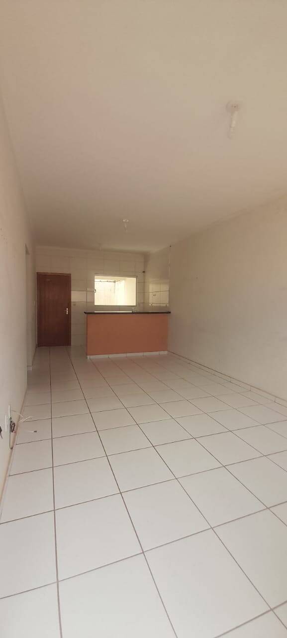 Casa à venda com 2 quartos, 70m² - Foto 5