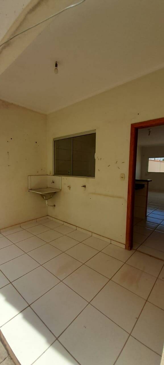 Casa à venda com 2 quartos, 70m² - Foto 11