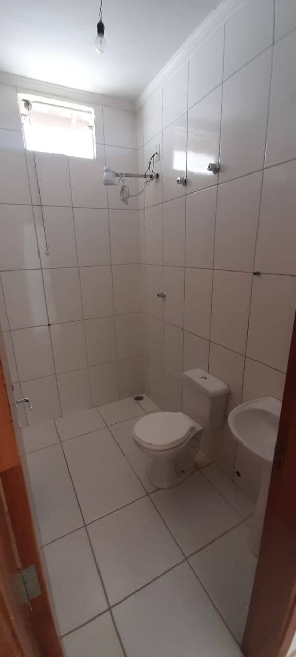 Casa à venda com 2 quartos, 70m² - Foto 12